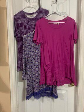 LOGO by Lori Goldstein Lot of 3 Women's Multi T-shirt